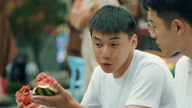 很扎心却很真实吃瓜视频,吃瓜背后的现实冲击